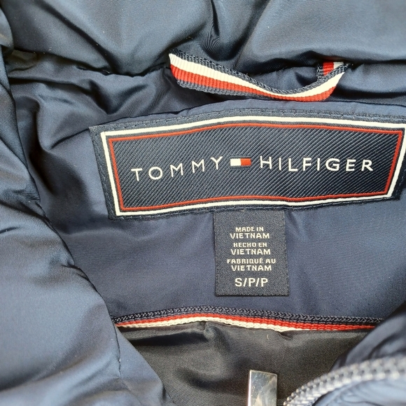 Tommy Hilfiger striped puffer vest - Picture 11 of 12